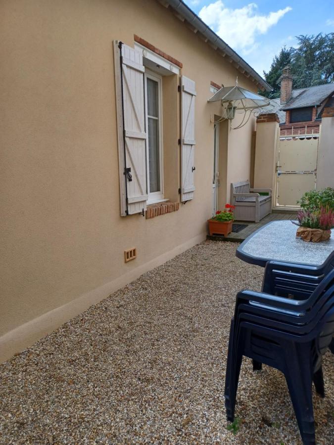 Les Palerees, Petite Maison Au Coeur De La Sologne Des Etangs Saint-Viâtre Exterior foto